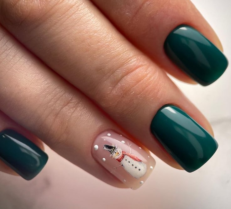 Новогодний маникюр на короткие ногти 2023 Новогодний маникюр на короткие ногти 2023