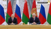 Лукашенко станцював під дудку Путіна і поклянчив діалогу у Заходу: що говорили диктатори в Мінську