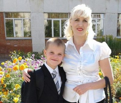 Матуся року: росіянка пригрозила своїй дитині армією за антивоєнну позицію