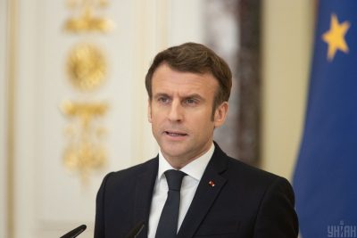 Макрон раптово вирішив поїхати до Китаю: хоче 'вмовити' Сі Цзіньпіня тиснути на Росію Макрон раптово вирішив поїхати до Китаю: хоче 'вмовити' Сі Цзіньпіня тиснути на Росію