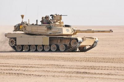 В России позорно похвастались уничтожением танка Abrams, показав фото 20-летней давности из Ирака