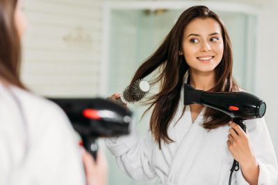Вы будете удивлены: почему сушить волосы феном полезнее, чем без него