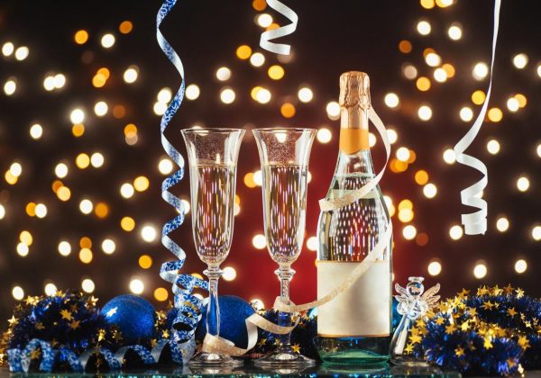 З прийдешнім Новим роком 2023: яскраві привітання у віршах та картинках для найрідніших