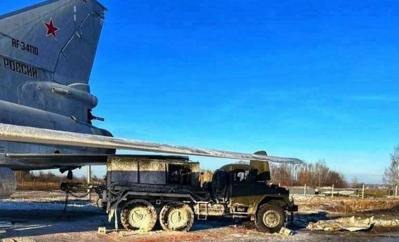 Взрывы в Энгельсе: эксперт назвал число способных атаковать Украину бомбардировщиков РФ