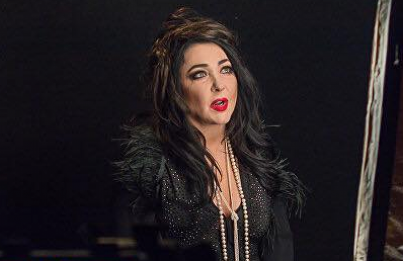 Лолита не спит без снотворных "из-за вирусов и мировой экономики" - совесть не беспокоит