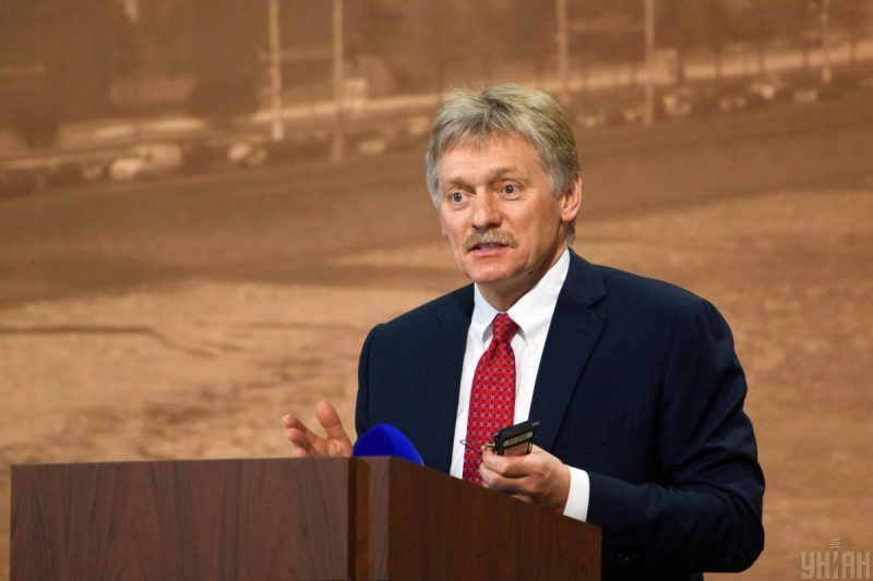 "Дуже незручна ситуація": Пєсков спробував виправдати Путіна за погрози Джонсону ракетами