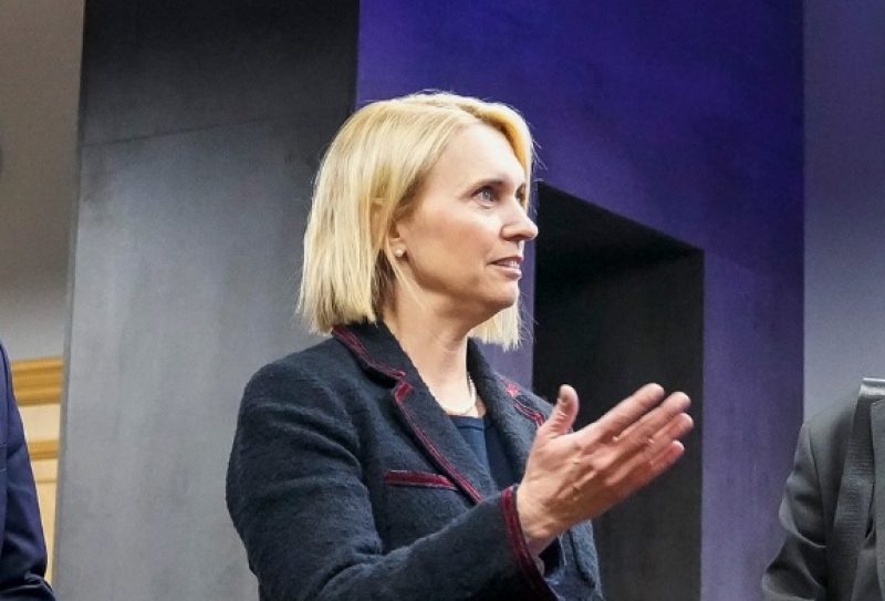 План окончания войны: посол США рассказала о том, что может стать "формулой мира"