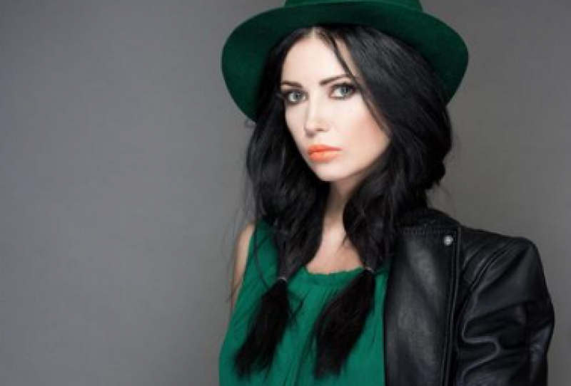 "Маленький песик, завжди цуценя": співачка Lama похвалилася фігурою в облягаючому міні