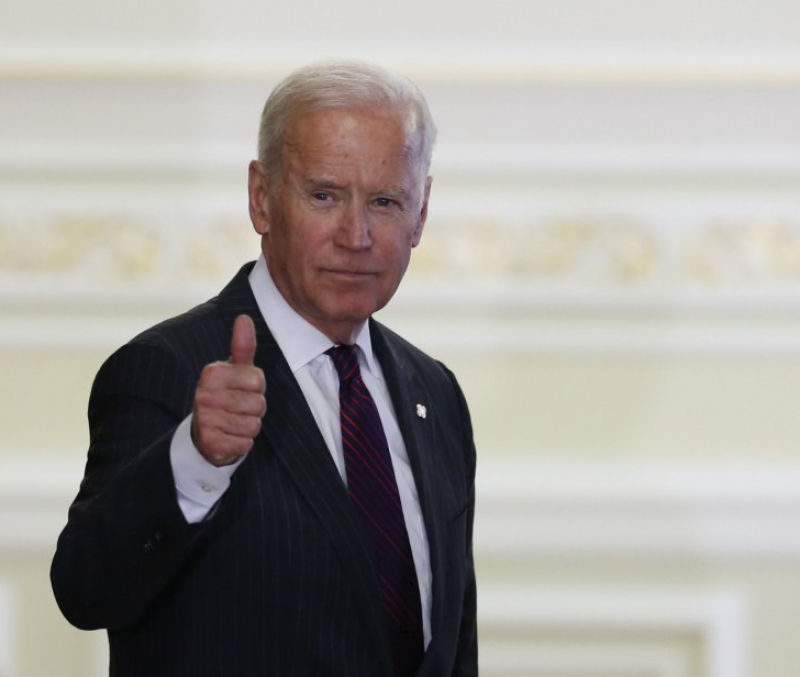 "Этот парень скажет - да": Байден пошутил, отвечая на вопрос о поставке Украине ATACMS