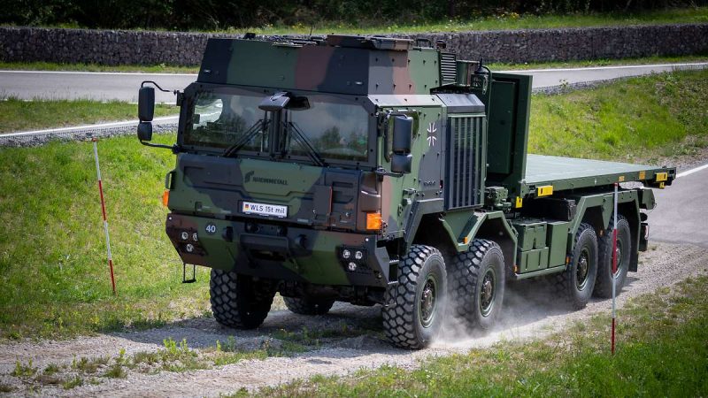 Украина получит от Германии 26 военных грузовиков Rheinmetall HX 8x8: чем они известны