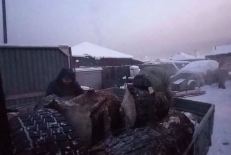 Вместо Лады - прицеп дров: семью оккупанта отблагодарили за смерть сына в Украине