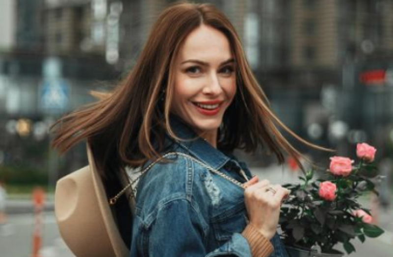 "Хотілось його задушити": дружина Остапчука висловилася про роман шоумена з молоденькою пасією