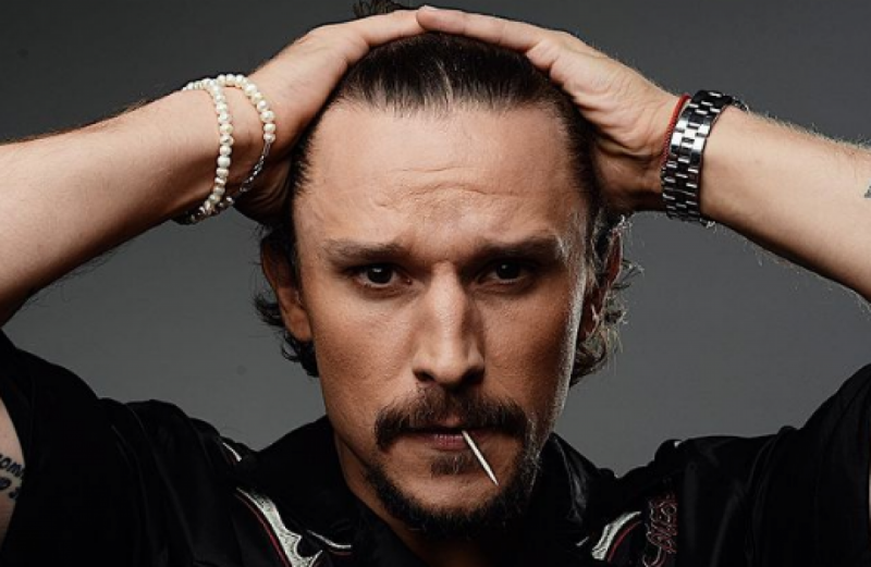 Звезда сериала Крепостная Тарас Цимбалюк рассекретил личность загадочной возлюбленной