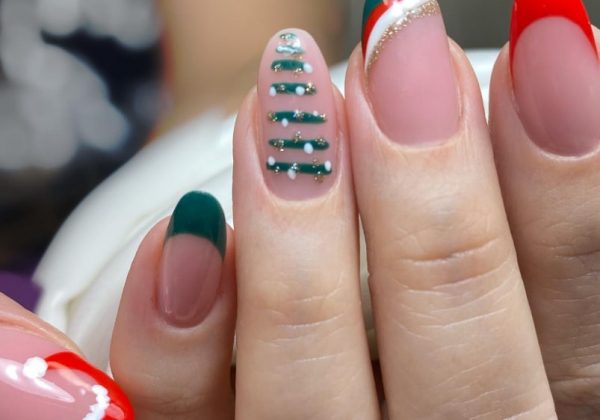 Красный маникюр на Новый год 2023 Красный маникюр на Новый год 2023