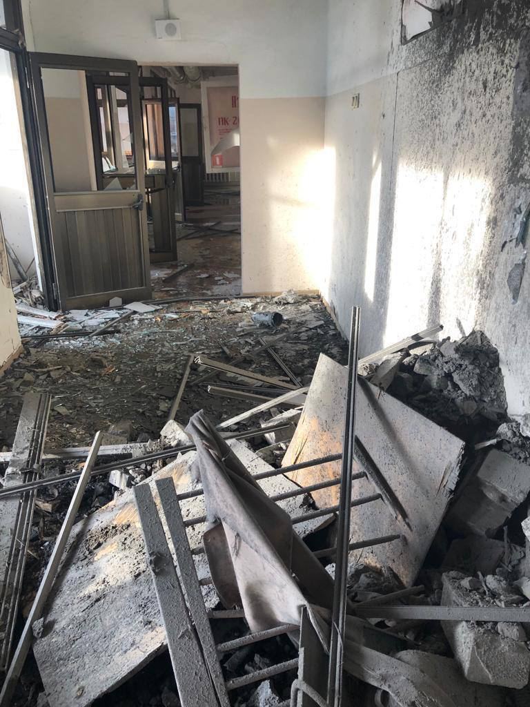 Наслідки обстрілу окупантами дитячої лікарні в Херсоні