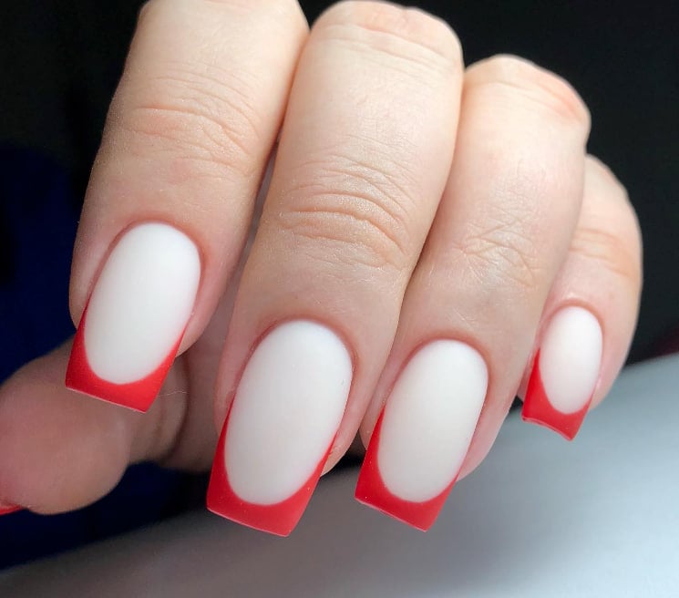 Матовий френч манікюр 2023: 5 варіантів наймоднішого нейл-арту на сьогоднішній момент Матовий френч манікюр 2023: 5 варіантів наймоднішого нейл-арту на сьогоднішній момент