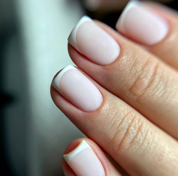 Матовий френч манікюр 2023: 5 варіантів наймоднішого нейл-арту на сьогоднішній момент Матовий френч манікюр 2023: 5 варіантів наймоднішого нейл-арту на сьогоднішній момент