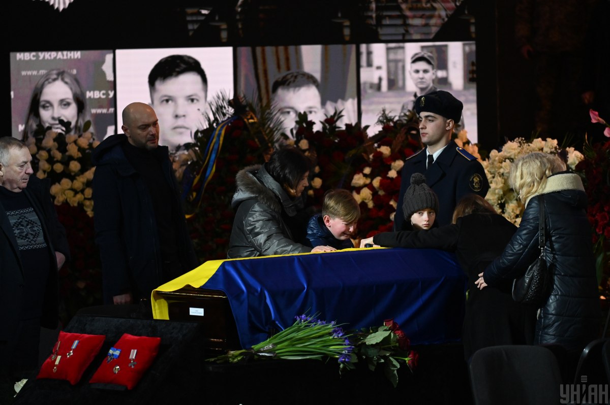 Прощання із загиблим у Броварах керівництвом МВС України