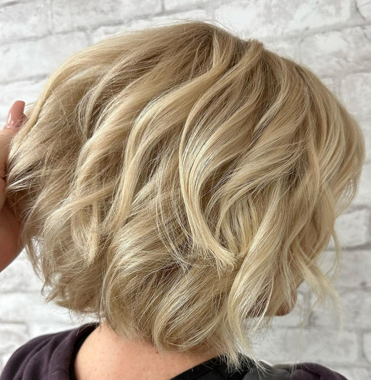 Наймодніші стрижки боб 2023 – 5 варіантів, що омолоджують образ і розбурхують уяву Наймодніші стрижки боб 2023 – 5 варіантів, що омолоджують образ і розбурхують уяву