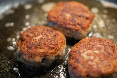 Сколько жарить котлеты из свинины Сколько жарить котлеты из свинины