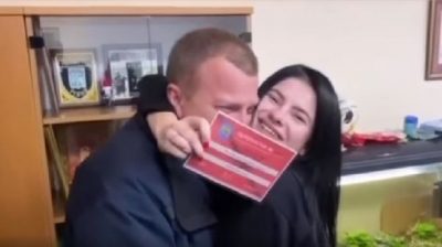 Скандал у Львові: начальника патрульної поліції відсторонили, бо подарував своїй дівчині перепустку