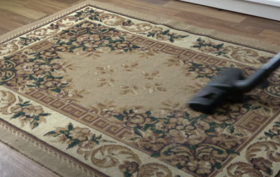 Пилососа при прибиранні недостатньо: чому килими вважають небезпечними для здоров'я