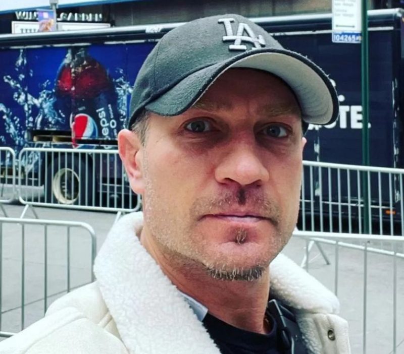 Неделю лежит в коме: в России не могут спасти знаменитого фигуриста