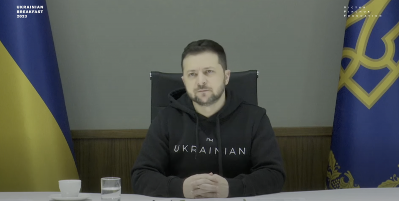 Зеленский в Давосе пристыдил Германию из-за колебаний относительно поставок танков в Украину