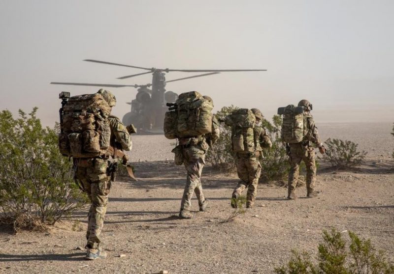 Готові воювати з РФ: елітну бригаду десанту США залишають біля кордонів України