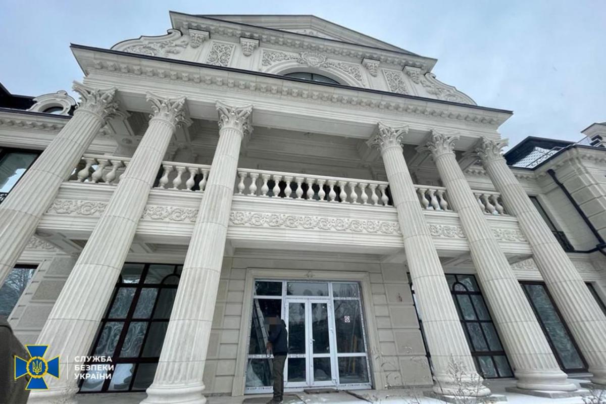 Силовики провели 11 обысков на объектах недвижимости Марченко