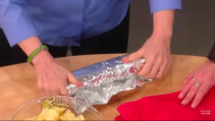 Навіщо багет загортати у фольгу