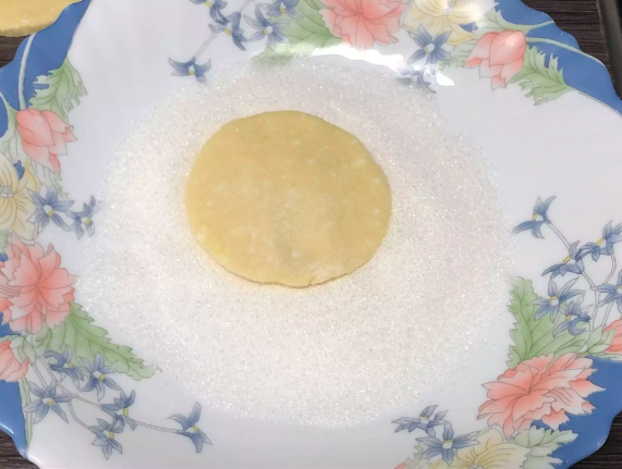 Ніхто не зможе відмовитися: знаменитий рецепт хрусткого печива Гусячі лапки