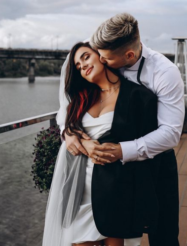 Чоловік Анни Трінчер розкрив подробиці шлюбного контракту зі співачкою Чоловік Анни Трінчер розкрив подробиці шлюбного контракту зі співачкою