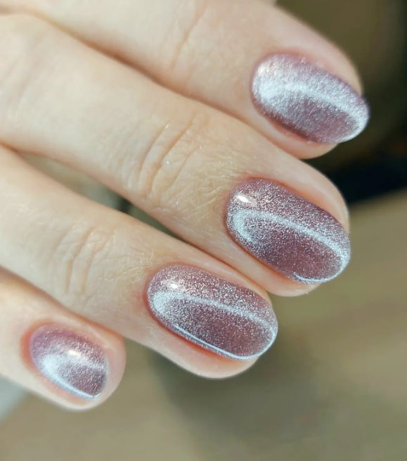 Маникюр кошачий глаз 2023