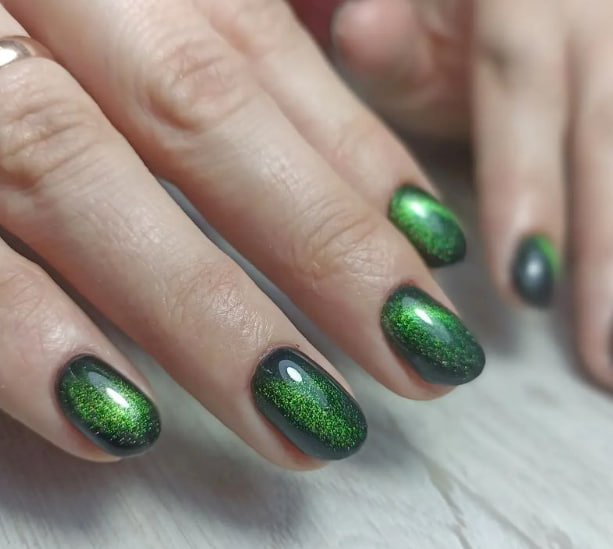 Маникюр кошачий глаз 2023