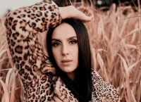 Пухлые щечки и брови-ниточки: Джамала показала, как выглядела в 16 лет