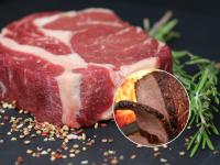 Мишленовские повара замачивают мясо в секретном ингредиенте: супер-трюк, который приведет в восторг