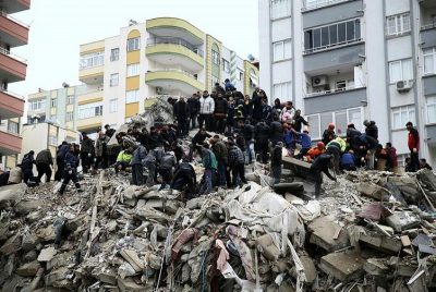 Загинули українці: Зеленський відправив рятувальників у Туреччину розбирати завали