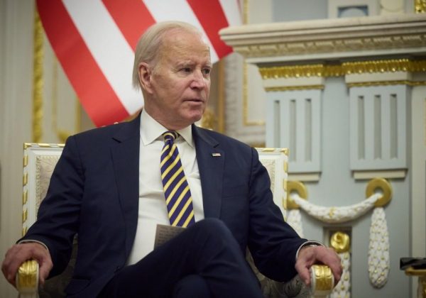 Україна отримає 700 танків і тисячі БМП: Байден зробив потужну заяву в Києві