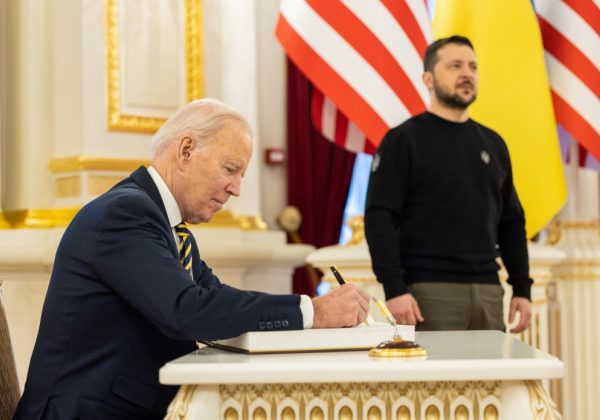 Байден обрав Київ: з'явилися деталі підготовки сенсаційного візиту