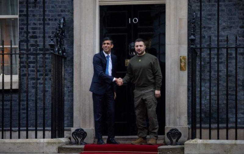 Украине дадут дальнобойное оружие и мощное количество бронетехники – Зеленский о визите в Британию