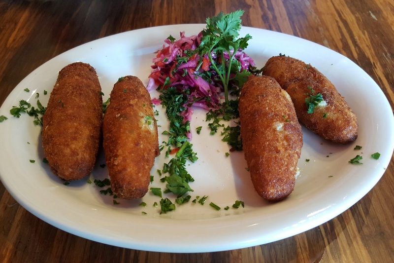 Котлети - пальчики оближеш: що ні в якому разі не можна додавати в фарш