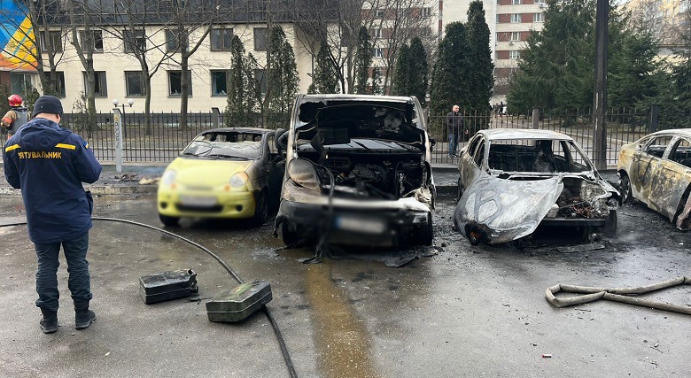 Последствия ракетного удара по Святошинскому району Киева