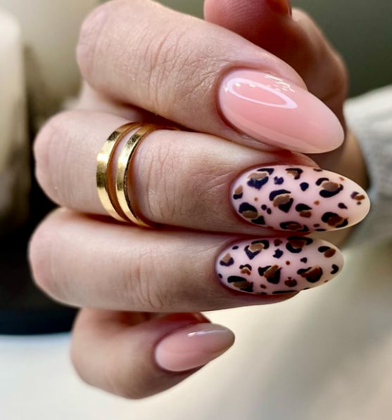Леопардовий манікюр весна 2023