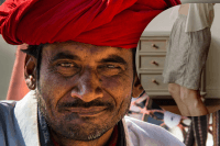 Странно, но гениально: почему мужчины в Индии носят по двое трусов