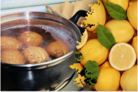 Лайфхак, который всех удивит: зачем опытные хозяйки бросают лимон в воду для варки яиц