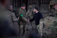 Зеленський відвідав передову в Бахмуті: подякував бійцям ЗСУ та вручив їм нагороди