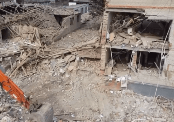 Будівлі зруйновані: РФ вдарила по Сумщині аналогом американської "розумної бомби" - Defense Express