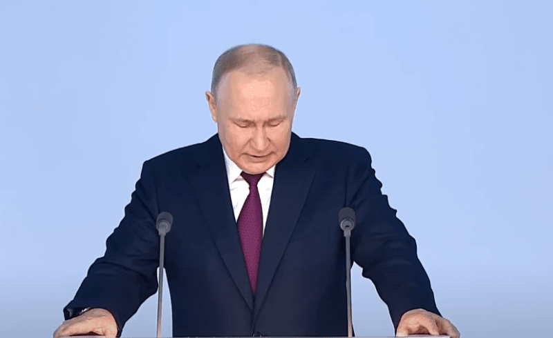 Путин хотел подписать капитуляцию Украины 1 марта, но его план провалися – эксперт