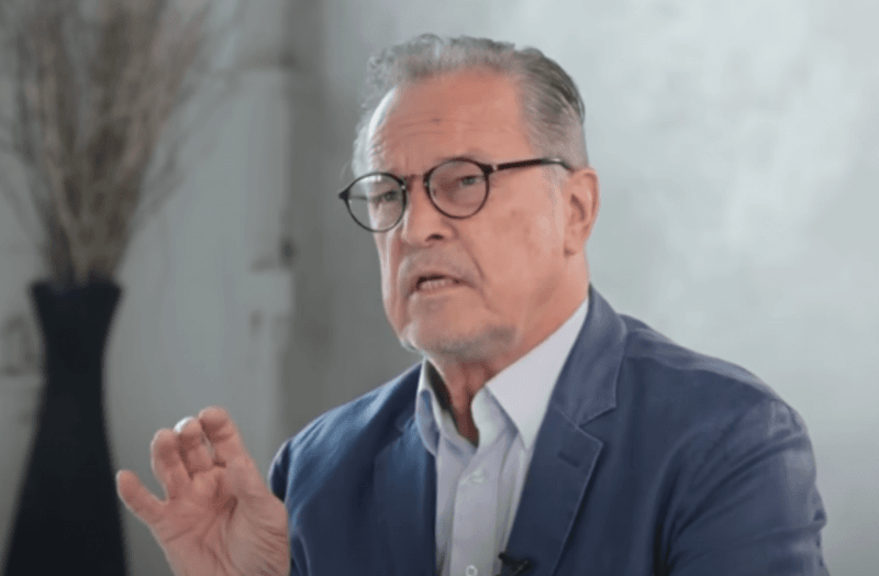 "Можна я відповім "французькою"?: легенда радянського кіно жорстко вказав росіянам на їх місце